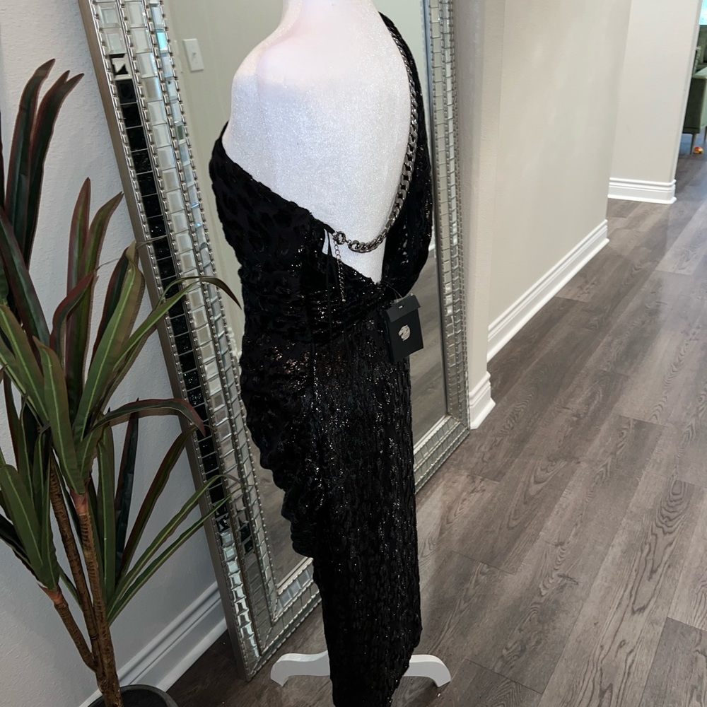 DUNDAS x REVOLVE Hendrix Midi Dress in Black - Picture 12 of 15